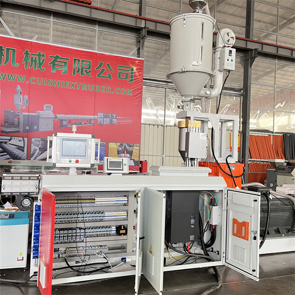 High Capacity UPVC Pipe Extrusion Line Plastic CPVC Pipe Making Machine For Drainage Pipe
