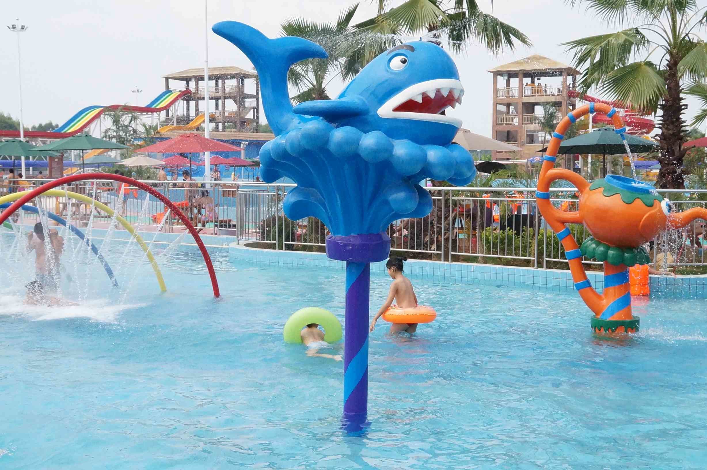 Entertainment Kids / Adults Outside Water Games Whale Spray Water Park Equipment / Customized