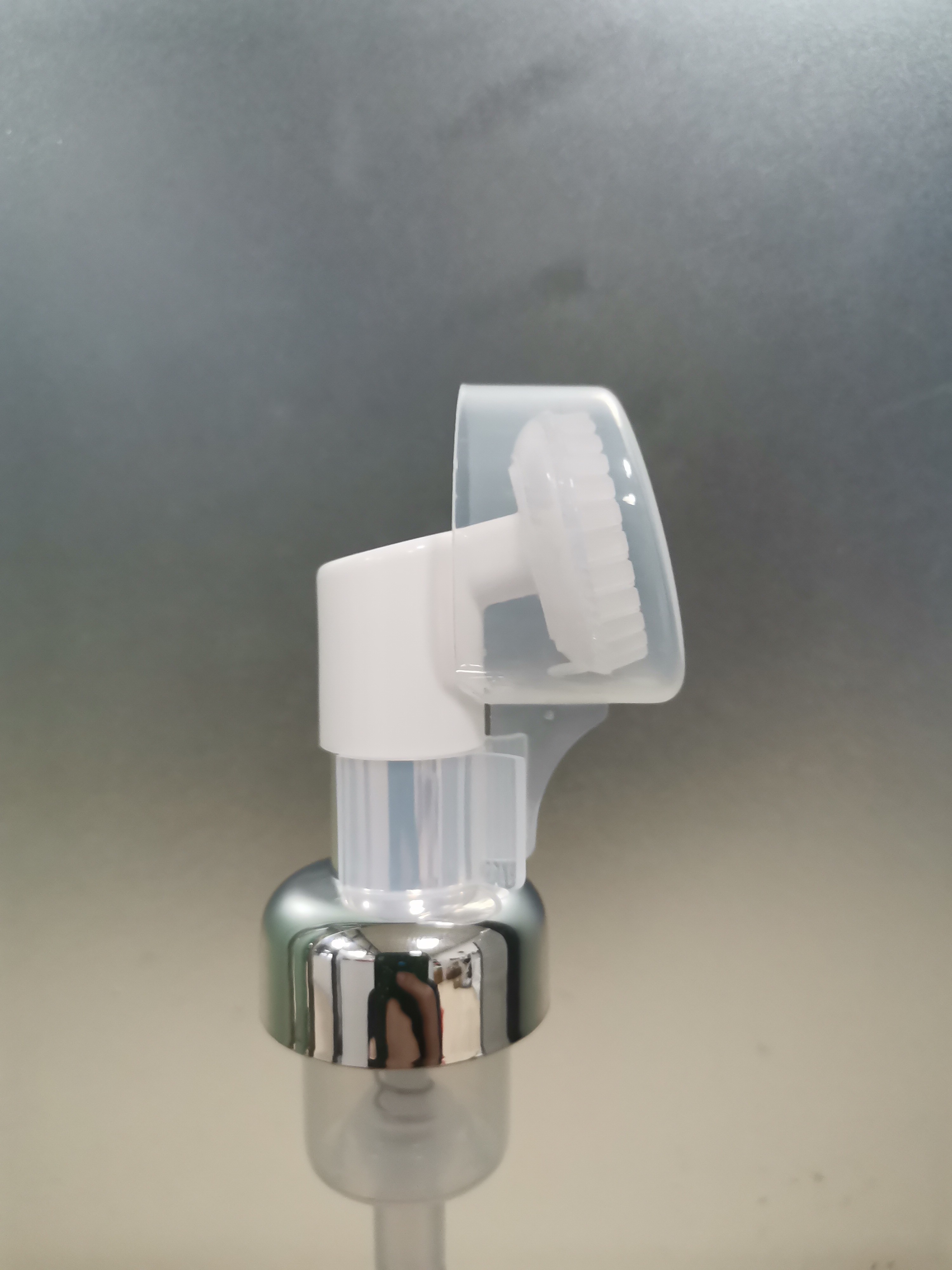 Cream Dispensing Mini Foam Pump With Portable Plastic Core Inside / Outside Carry Easy Use