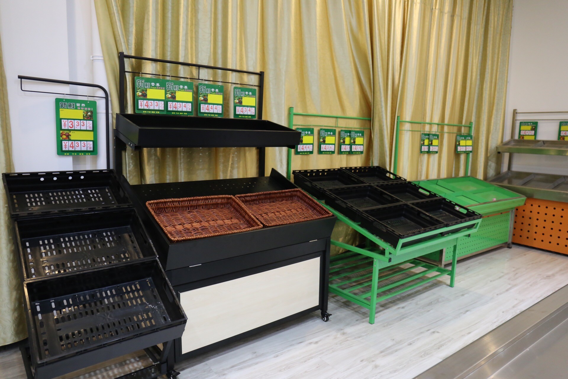 Metallic Fruit And Vegetable Display Stand , Fruit Vegetable Display Rack