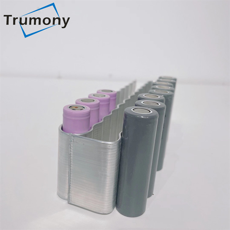 32700 Cylindrical Cells Battery Cooling Pack Snake Tube Plates For Electric Racing Vehicle