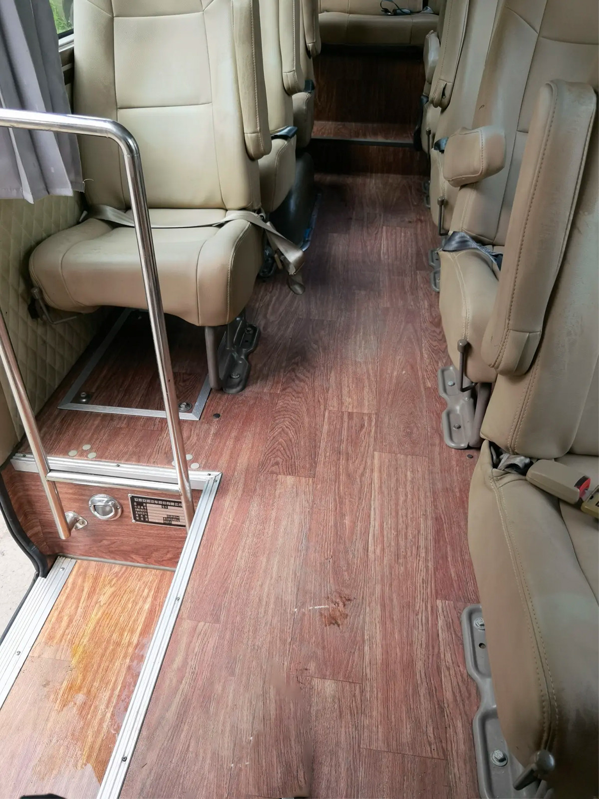 HFF6606 Ankai Brand Air-Conditioned Aviation Seats High-Quality Model Single-Door Minibus