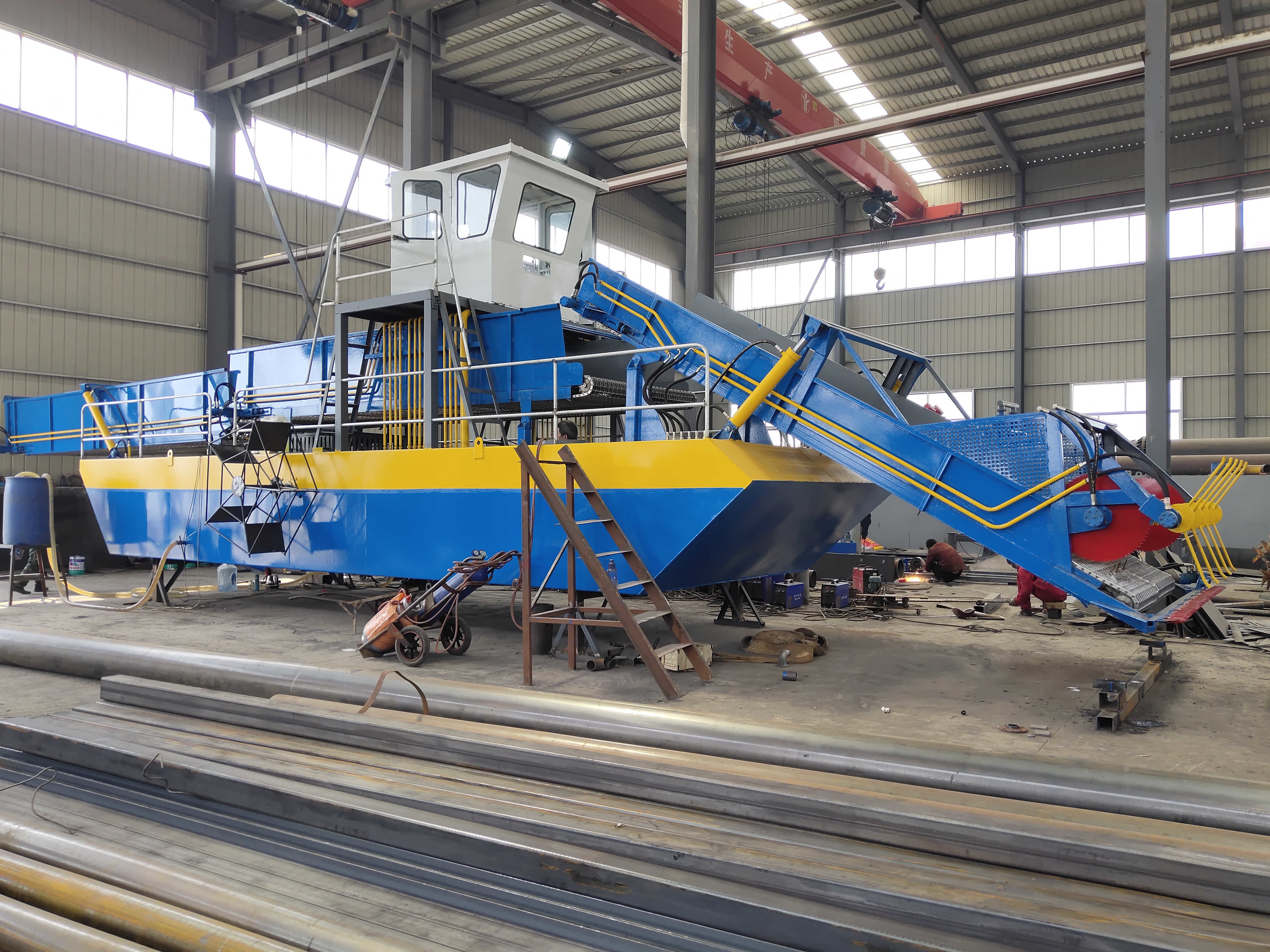 70kw Power Aquatic Weed Harvester To Collect Water Plants On Water