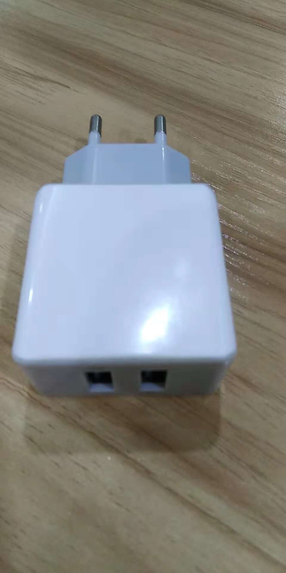 USB Wall Charger DC 5V/2A / 3A output, AC 100-240V input Dual USB charger US$1.8/pc