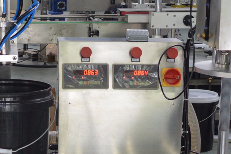 Semi-automatic 5-50 liters Paint Coating Building Material Syrup Drum Bucket Barrel Weighing Filling Sealing Machine