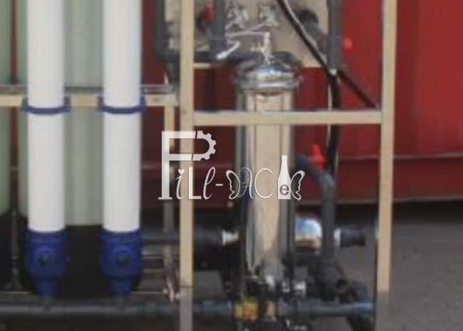 1.0KW 2TPH Reverse Osmosis Water Treatment Machine
