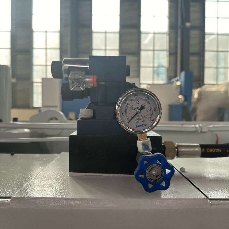 Hydraulic CNC Guillotine Shearing Machine High Power QC11K 6×1600 6mm 5 Feet
