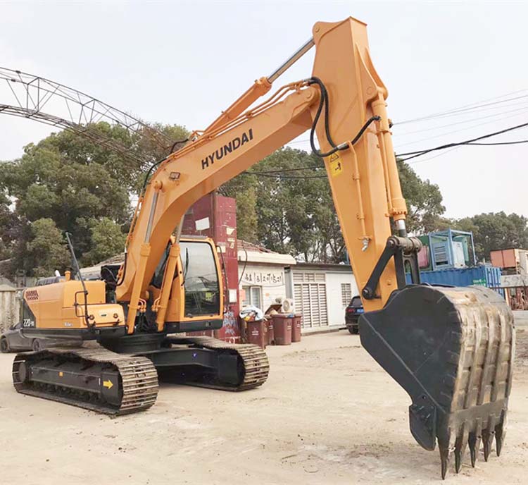 Used 2021 Hyundai 220 Crawler Excavator 22 Ton with Cummins Engine in Good Condition