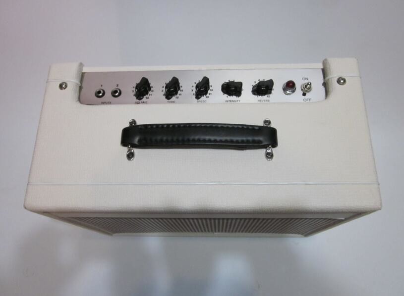 Vox Style Tube Guitar Amplifier Combo 30W 3-Band EQ, Reverb, Presence, Preamp Out, Power AMP in features