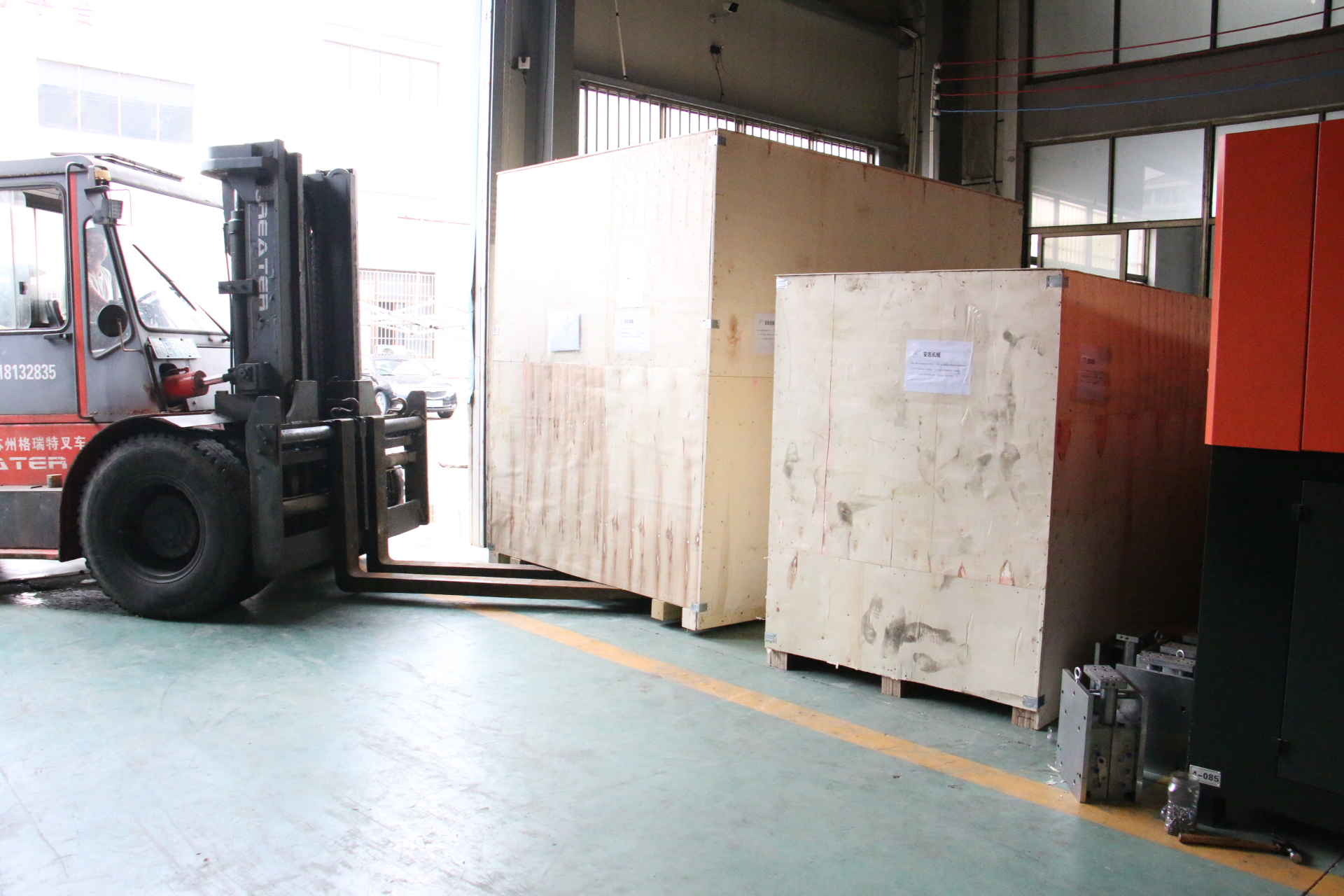 PET 4 Cavity Mineral Water Bottle Making Machine 4.5*1.6*1.9m