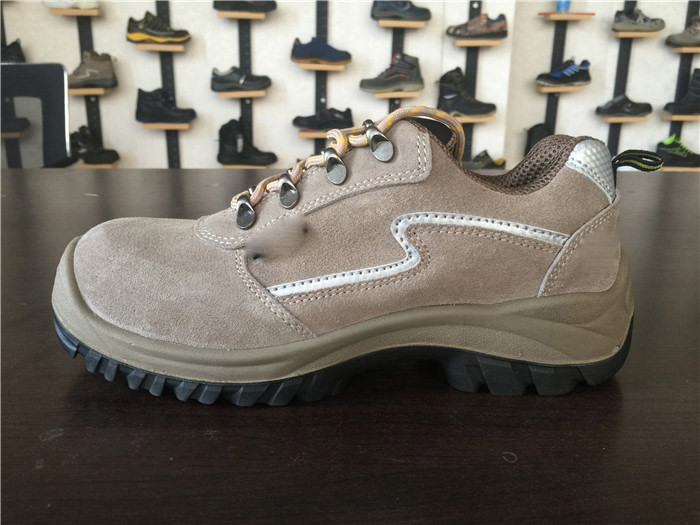 Low Ankle Outdoor Work Safety Shoes Non Marking Rubber Outsole Breathable Design