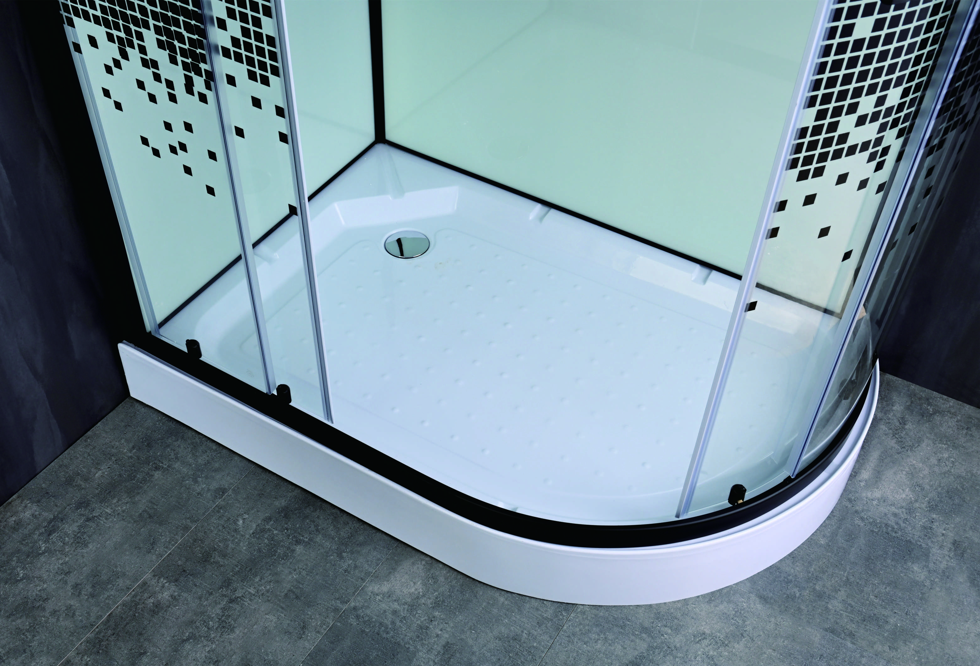 Stylish Shower Room With Matt Black And 4/5mm Tempered Glass For Durable