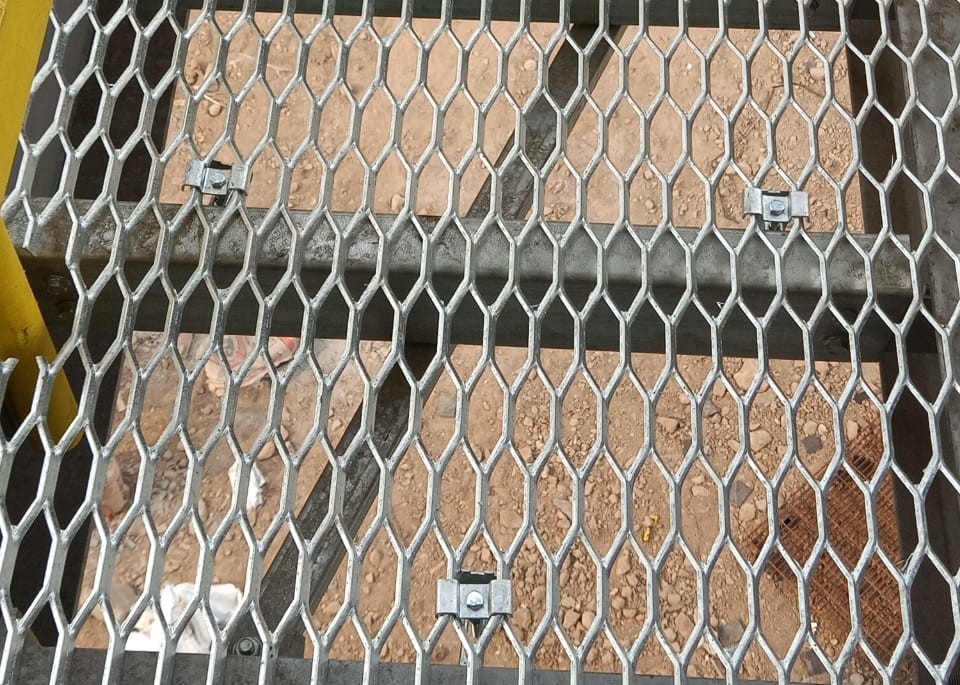 Customized Corrosion Resistance Stainless Steel Diamond Expanded Walkway Mesh