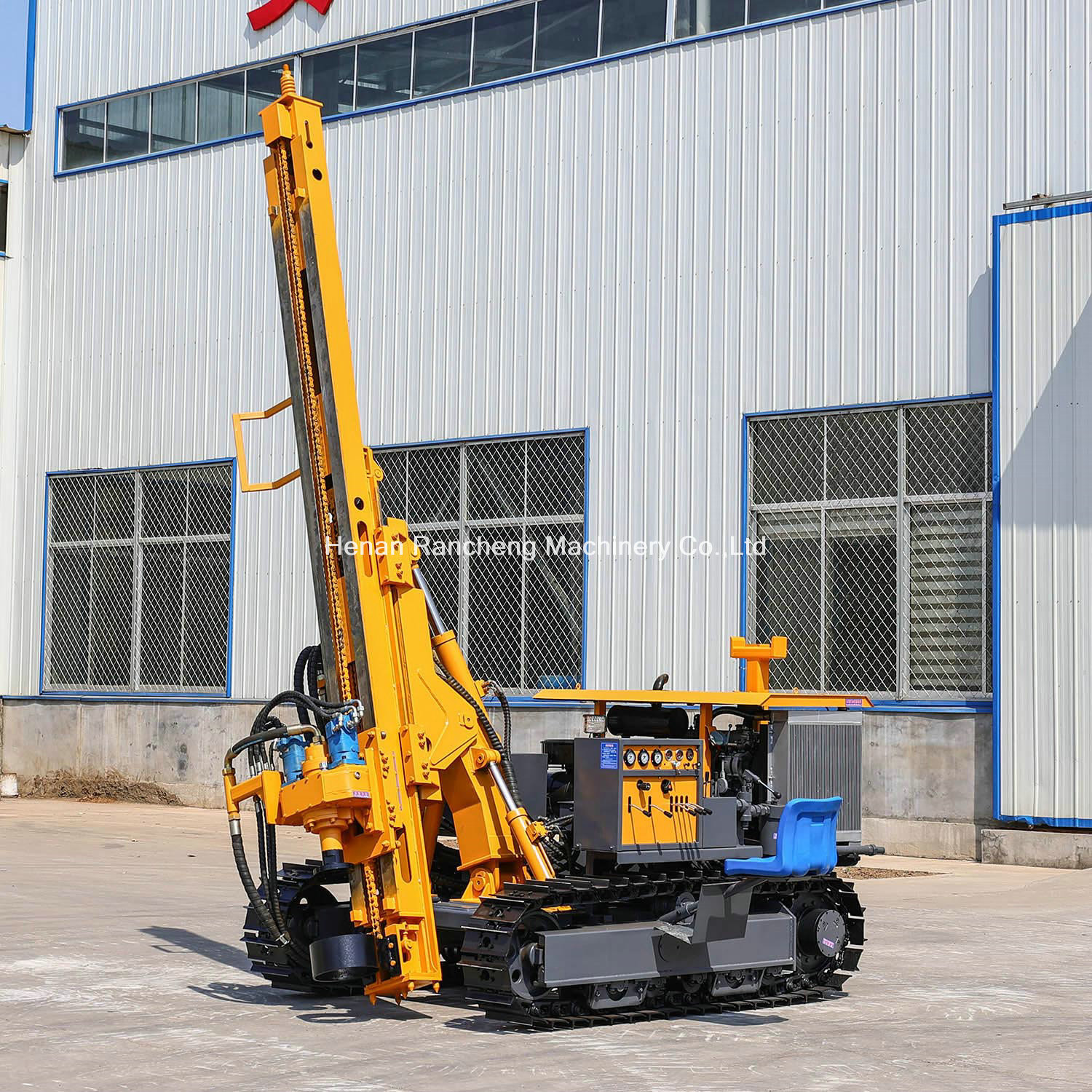 150m Depth 30m Piling Depth Solar Pile Driving Equipment 75KW Yuchai Turbo Charging