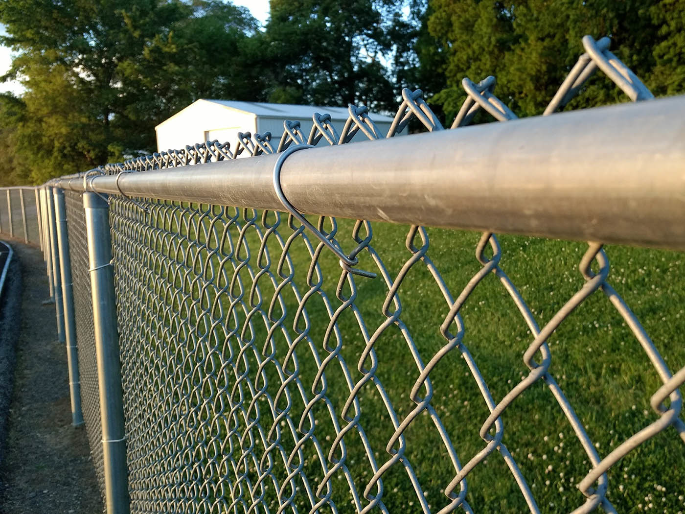 Diamond Mesh Pvc Coated 4mm Steel Chain Link Fencing With Barbed Wire