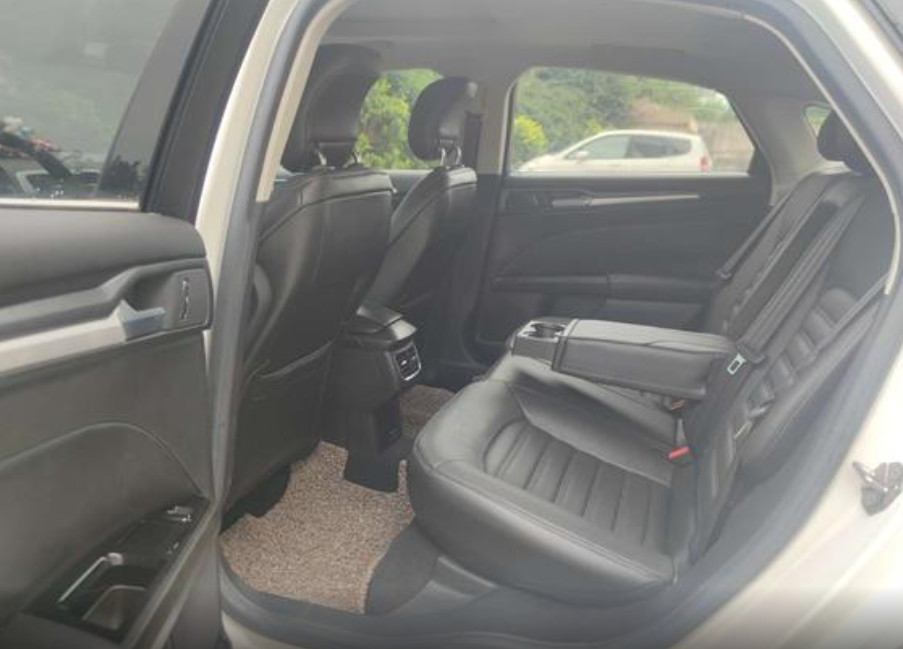 Used Ford Mondeo 2.0T 1.5T SUV with 5 Door 5 Seat Body Structure