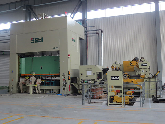 servo feeder