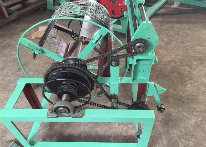 Fast Speed Barbed Wire Fencing Machine Single Twist Style Safety Operation