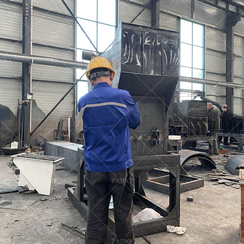22kW Power Small Tire Waste Plastic Crusher Shredder Design in Building Material Shops