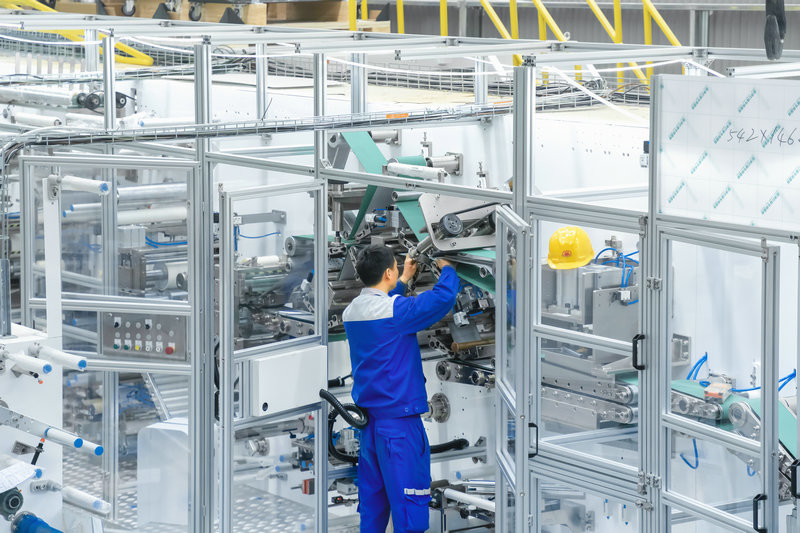 Full Servo 100T 220kw Pant Type Baby Diaper Production Line