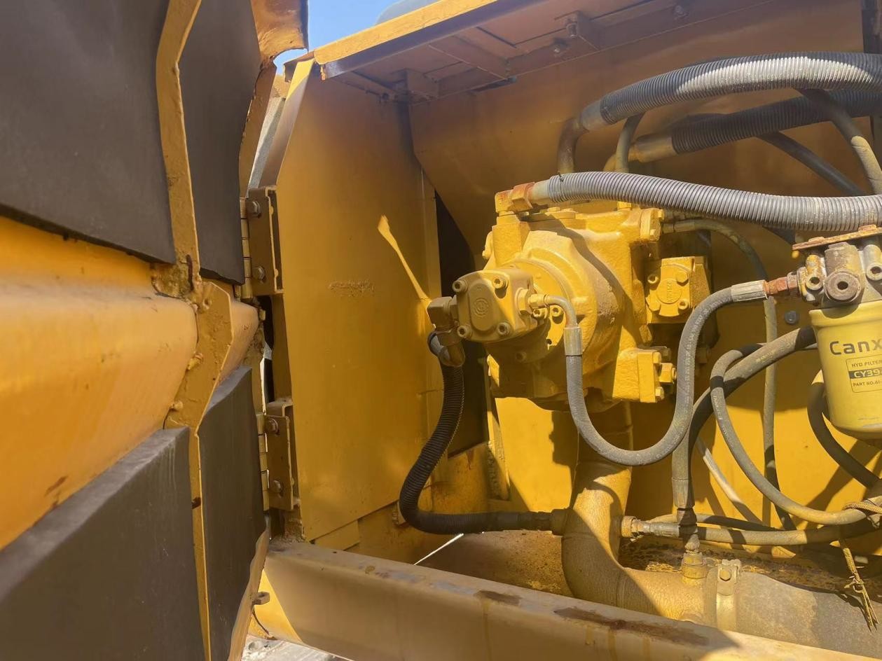 Used Cat 320BL Large Excavator With Bucket Capacity 0.92 M³