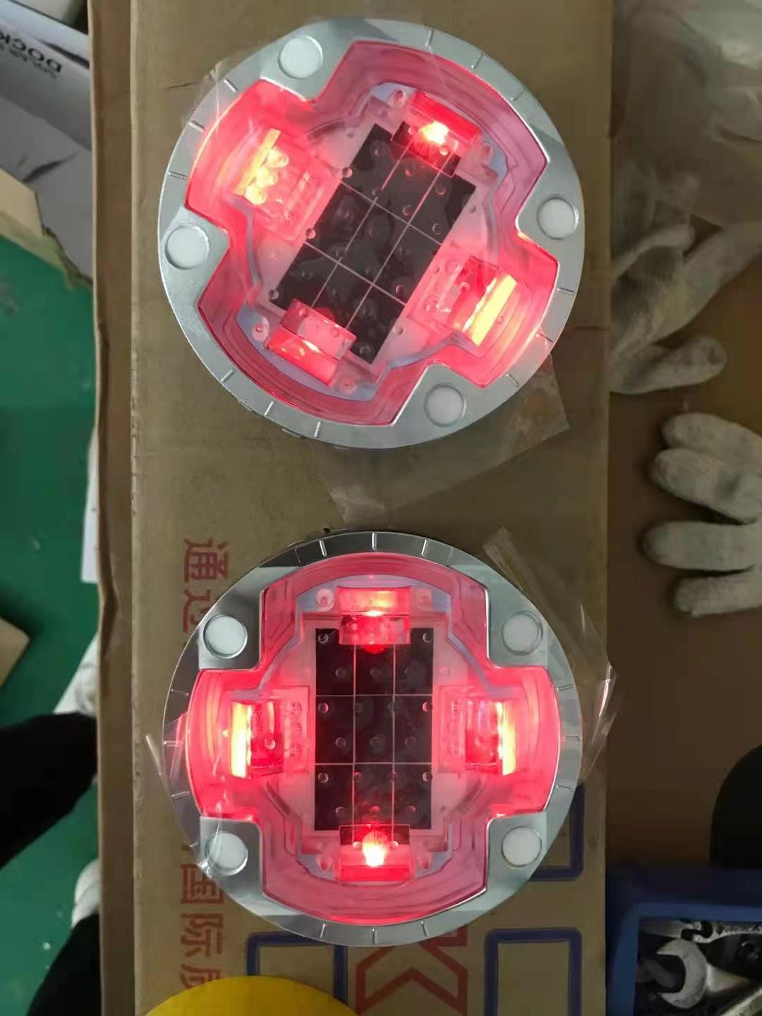 High Reflection Solar Road Stud Cast Aluminum Embedded For Road Warning