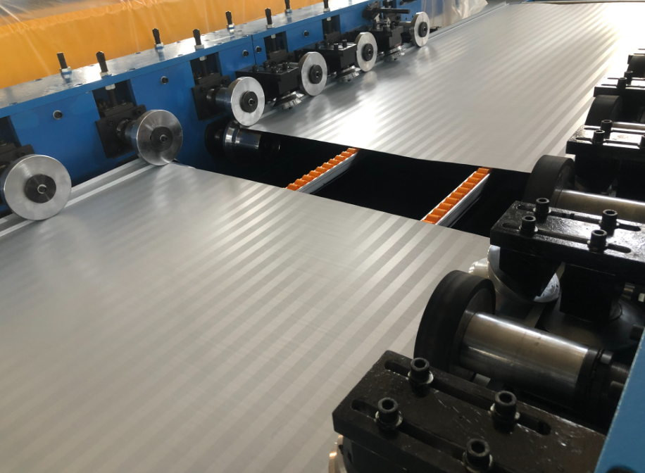 Sandwich Panel Sheet Forming Machine