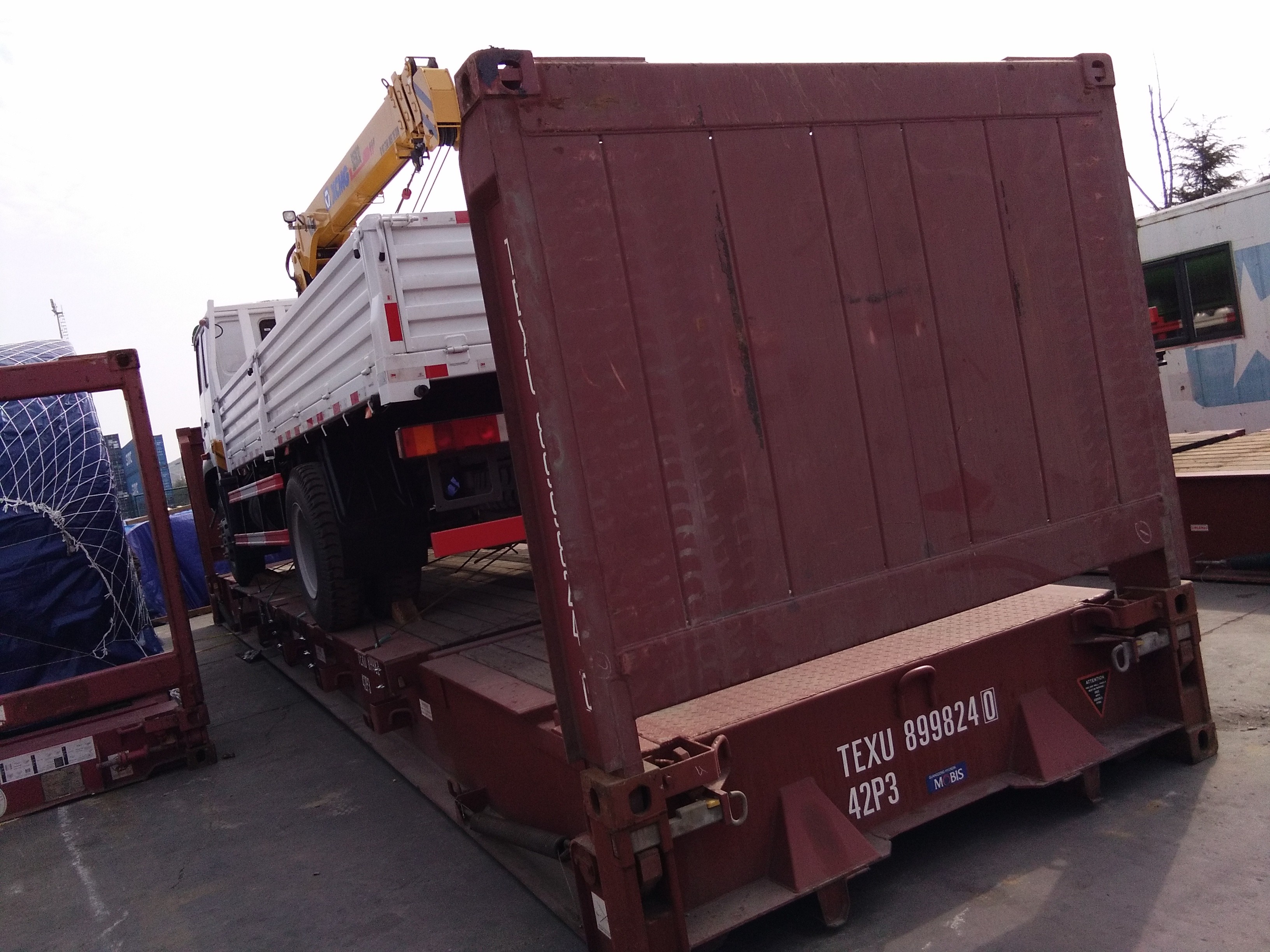 New crane truck Sinotruk Howo 4x2 Truck Mounted Crane 10 Ton Xcmg Telescopic Boom Crane