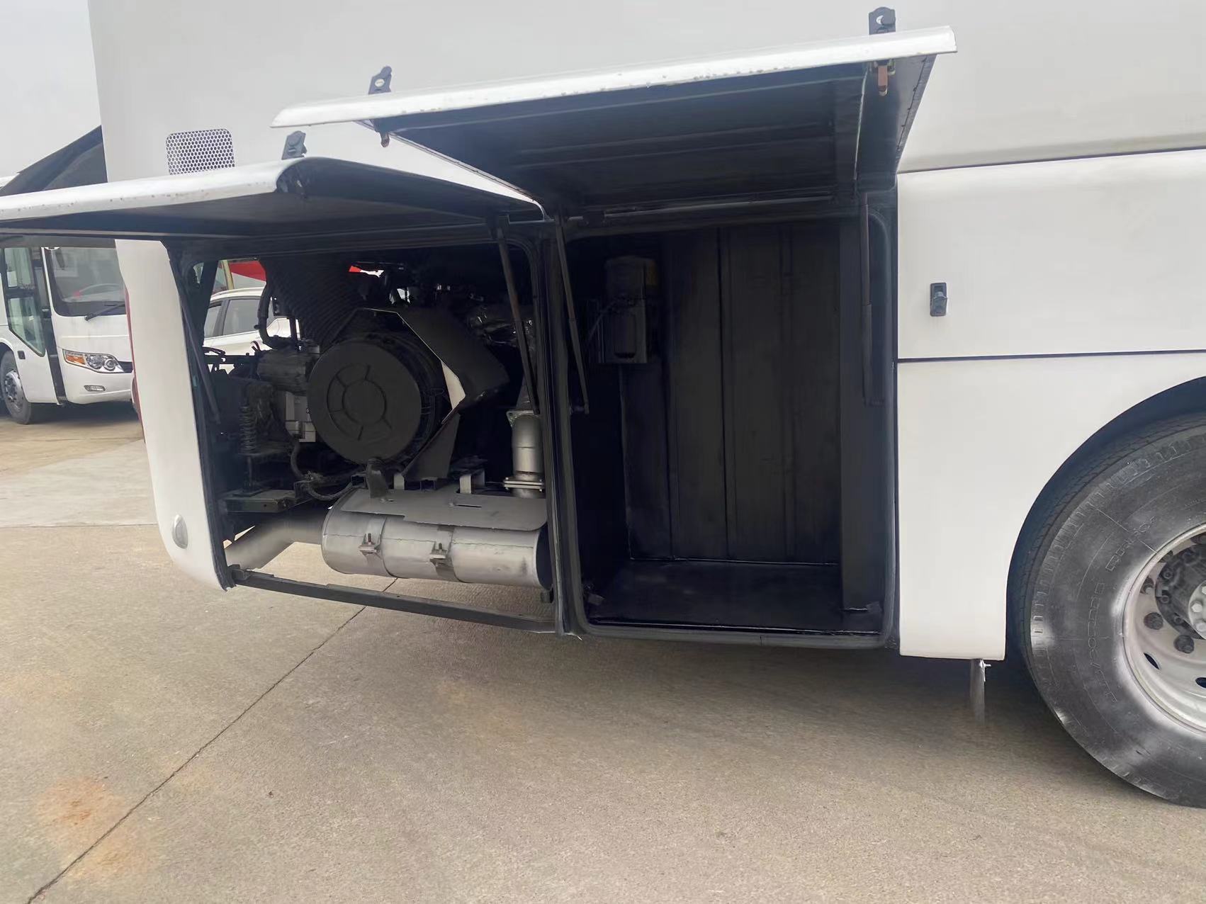 Fuel Type Diesel 47 Seater Used Coach Bus with Refrigerator and Bathroom Left Drive