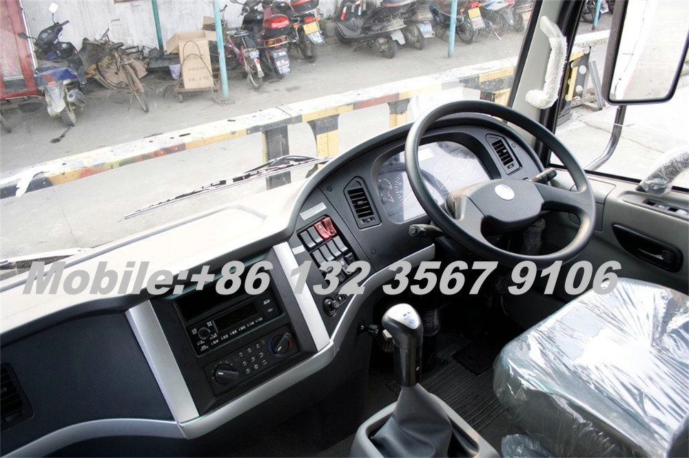 LHD/RHD Cummins 340HP cheap price 6x4 tractor truck for sale Peru