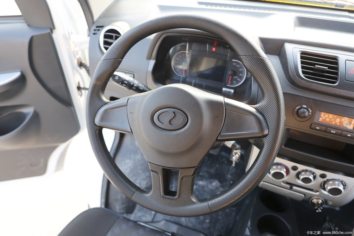 EEC Electric Cars With EEC Approval For Delivery 2023 COC l7e 4730*1670*1960mm Seats 2