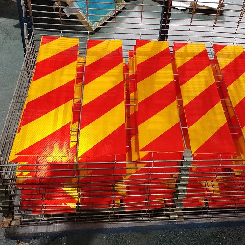 Hi Vis Yellow Vehicle Conspicuity Markings Lorry Marker Boards Red