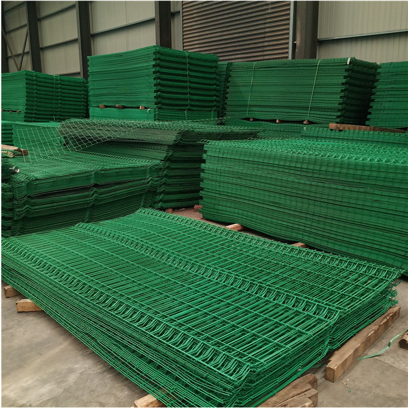 Low Carbon Steel Wire Hot Dipped Galvanized 3D Curved Fence for Garden and Arena Sale