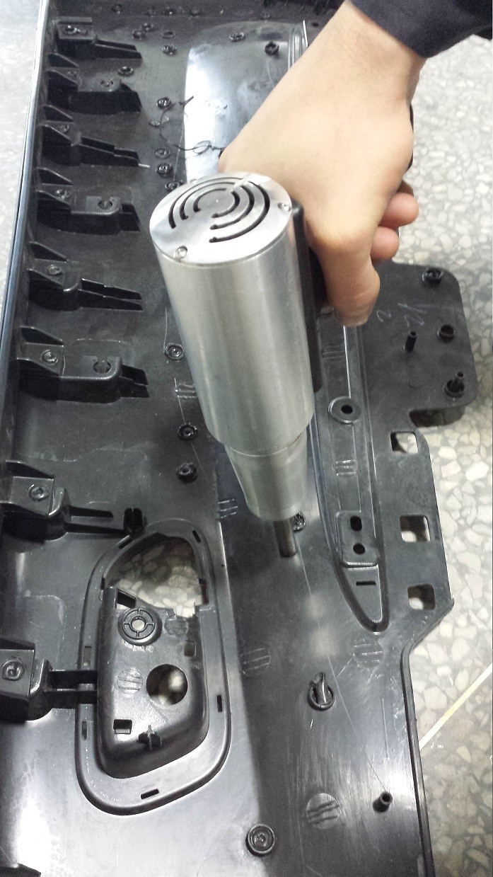 Ultrasonic Spot Welder Equipment , Small Welding Machine For Automotive Interior Parts