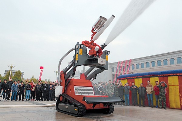 Fire-fighting robot china factory Fire fighting robot TAF35 – Firefighting with water mist