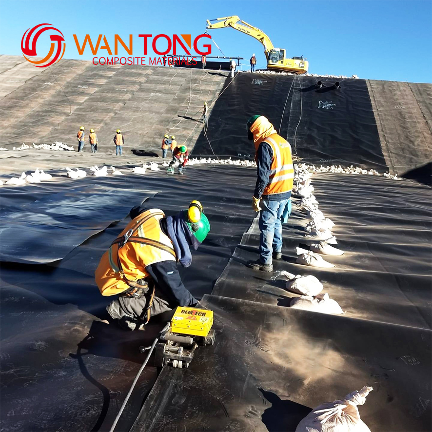 0.75Mm 2m-8m Width HDPE Geomembrane for Geomembrane Water Liners 1.0mm Thickness