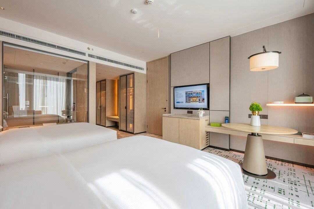 Standard Plywood Hotel Guest Room Furniture Full Supply Customization