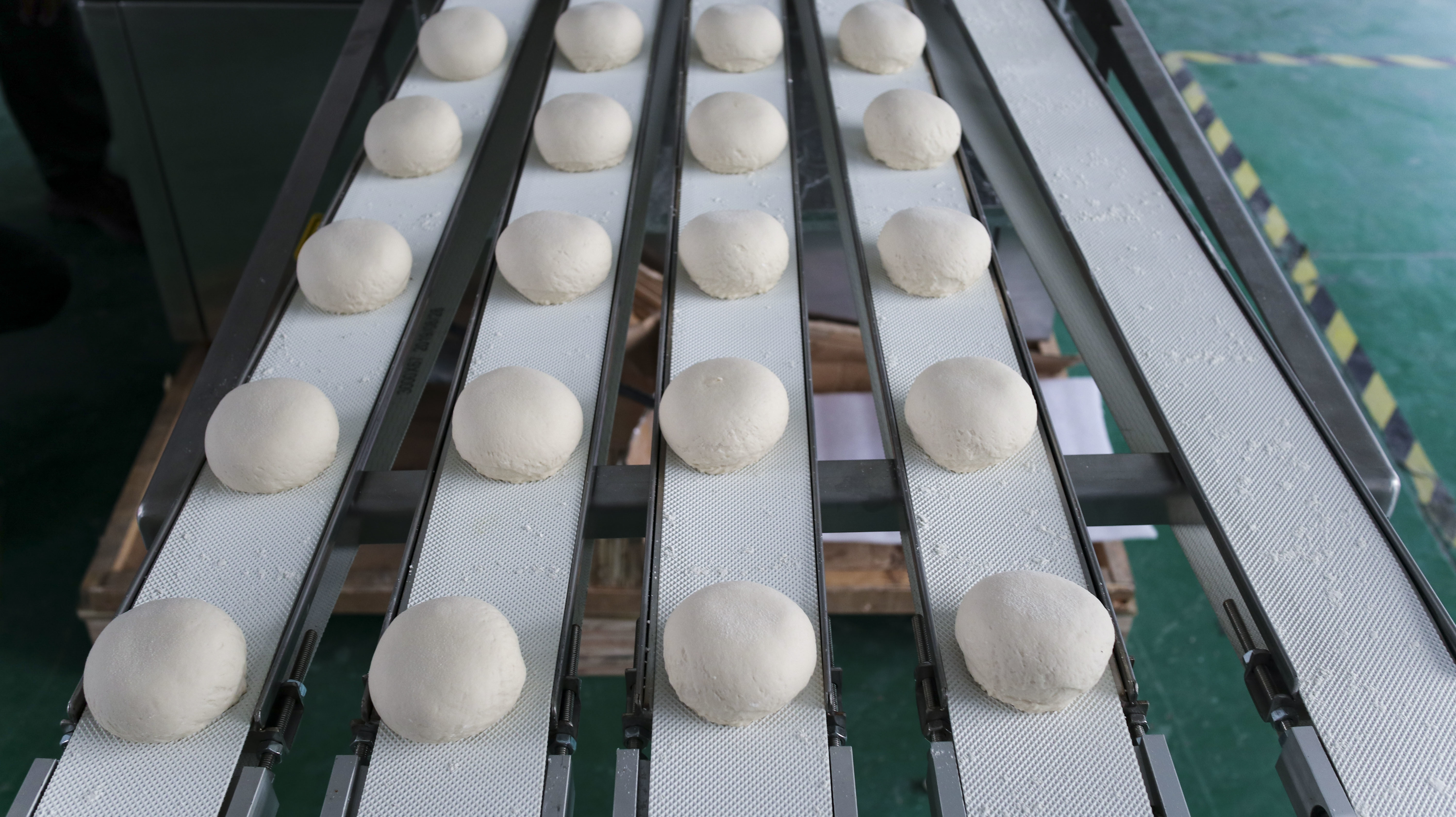 PLC Control System Dough Divider Rounder For Fast Production Of 3000-18000 Pieces/h