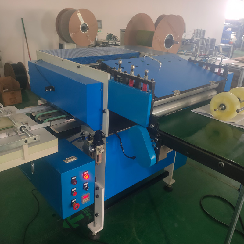 BSM-U Central Threading Folding Sewing Machine For Notebook