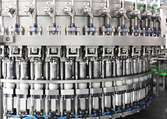 8000B/H Isobaric Soda Gas Bottle Filling Machine Adjustable Power