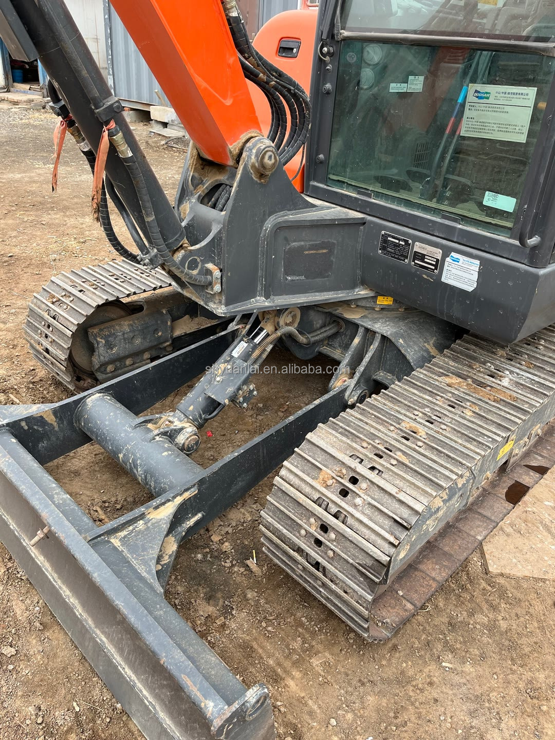 Second Hand DOOSAN DX60 Excavator and Energy-Saving for Crushing Used Hand Excavators