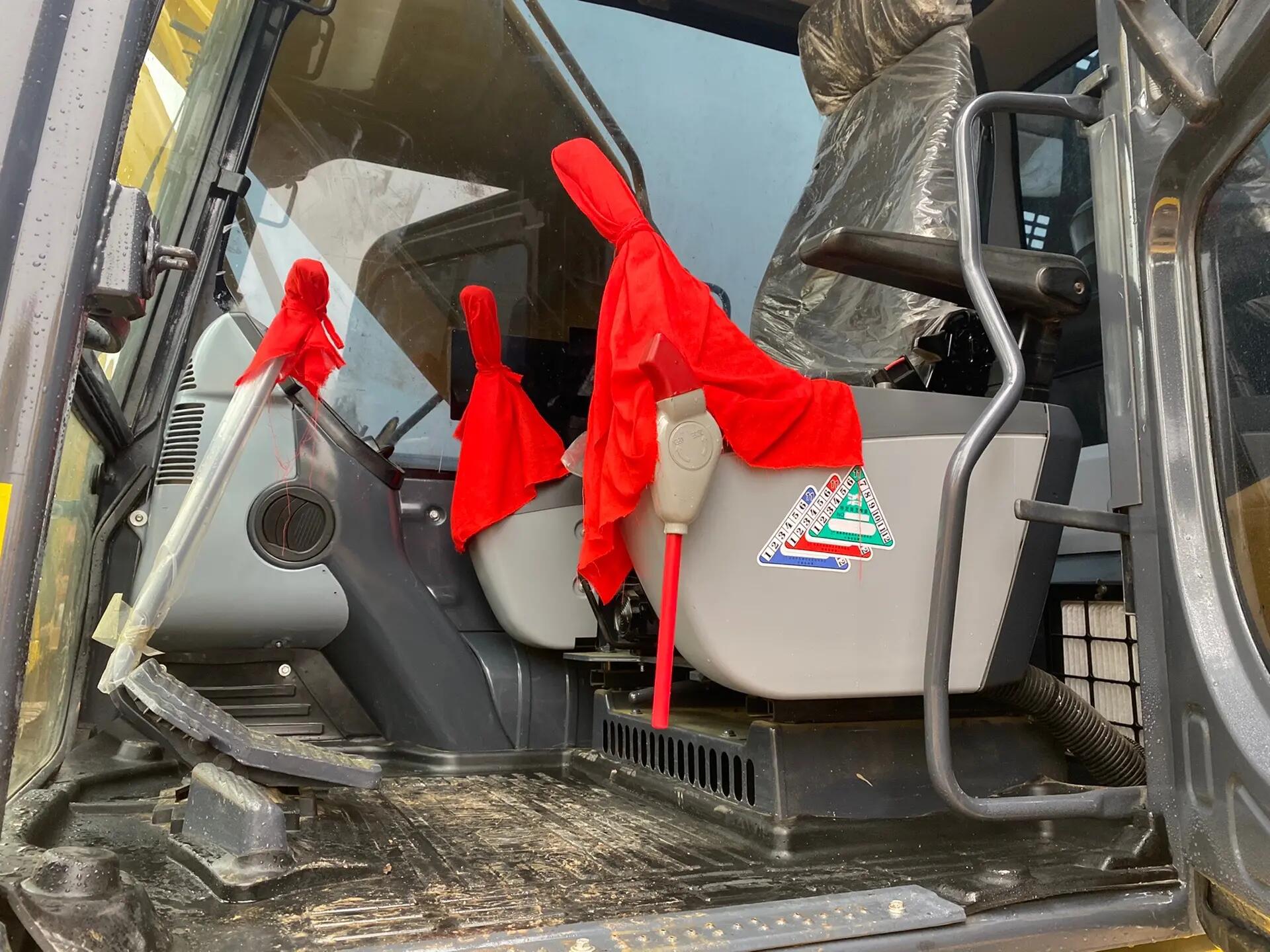 Komatsu PC220-8MO Excavator with Original Hydraulic Valve and Pump in Good Condition