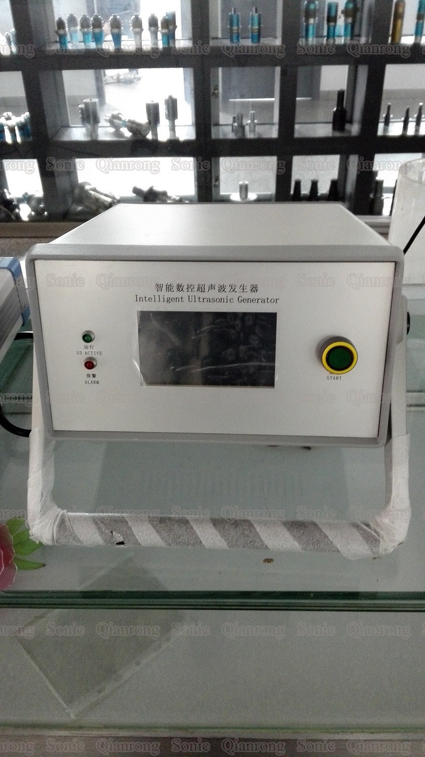 LCD Screen Ultrasonic Wave Generator , Ultrasonic Noise Generator Automatic Trancking Frequency