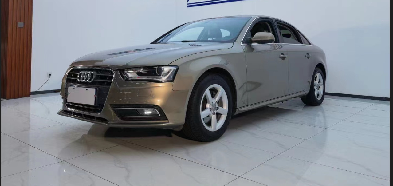 Audi A4 2.0T Comfort Edition Midsize Car Black Interior Bilateral Electric Seats