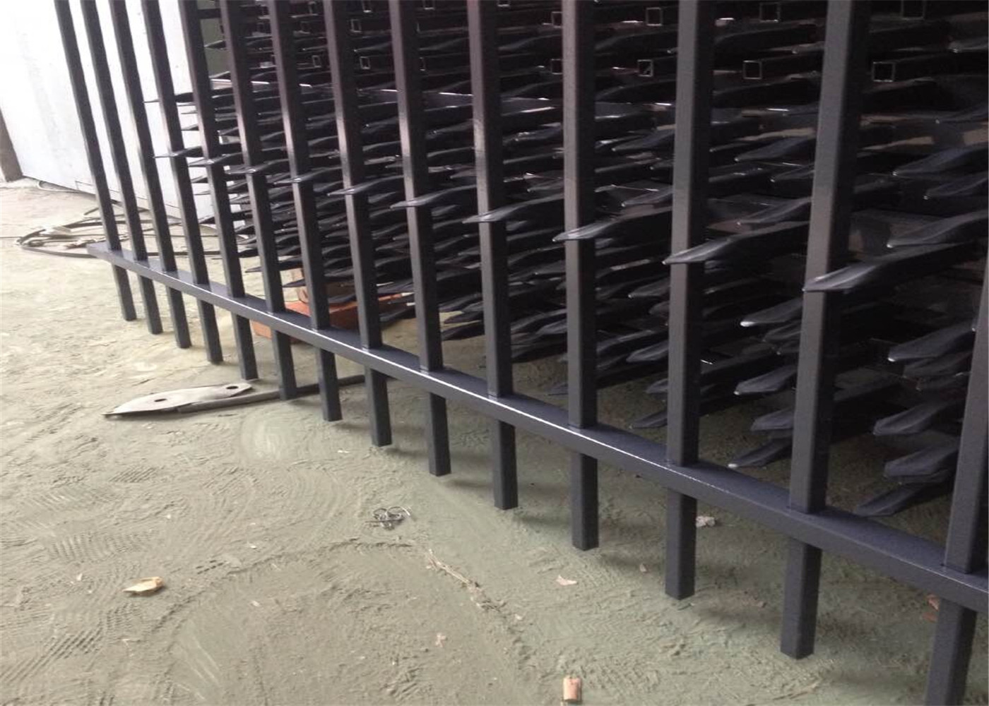 Garden using Spear top 1.8m(H)x2.4m(W) Hercules Security Fencing Stain any INTERPON colour Powder