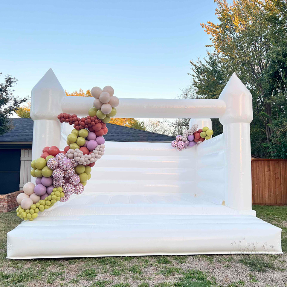 Inflatable Bounce House Giant Bouncy Castle Adults Jumping Inflatable Bouncer