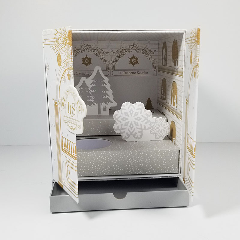 Dustproof Foldable Magnetic Gift Box , Antiwear Cardboard Box With Magnetic Closure