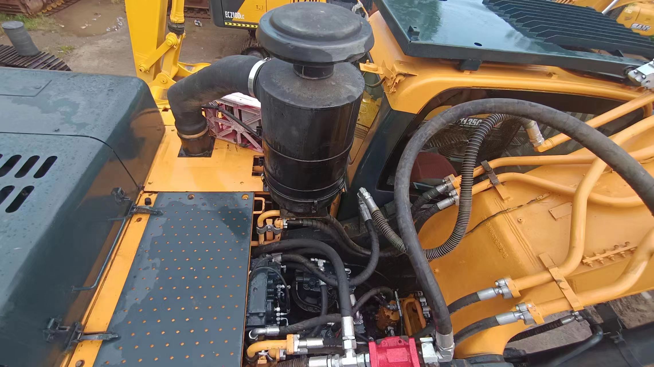 Hyundai 520 Crawler Excavator Original Hydraulic Pump and Valve for Top- Construction