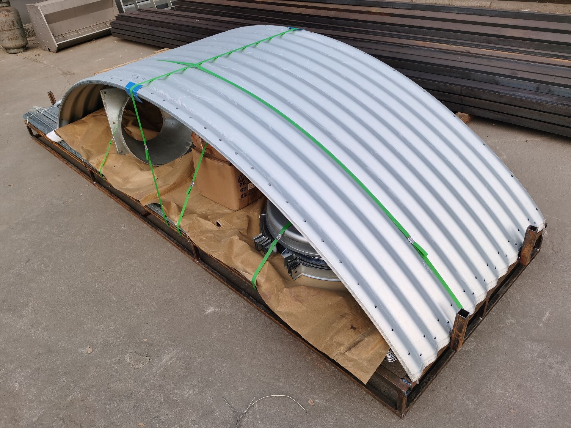 High Tolerance Pig Farrowing Crates for Customized Agricultural Livestock Equipment