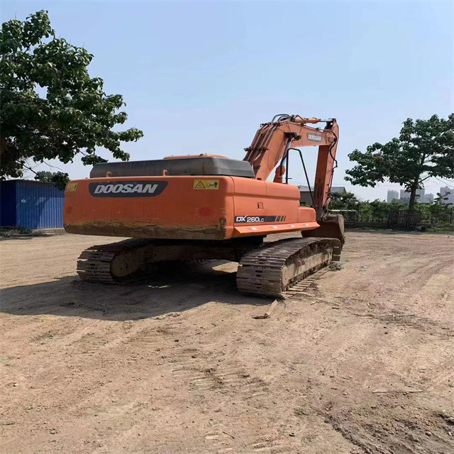 25 Ton Ready Used Excavator For Work And Experienced Used Korea Imported Doosan DX 260LC